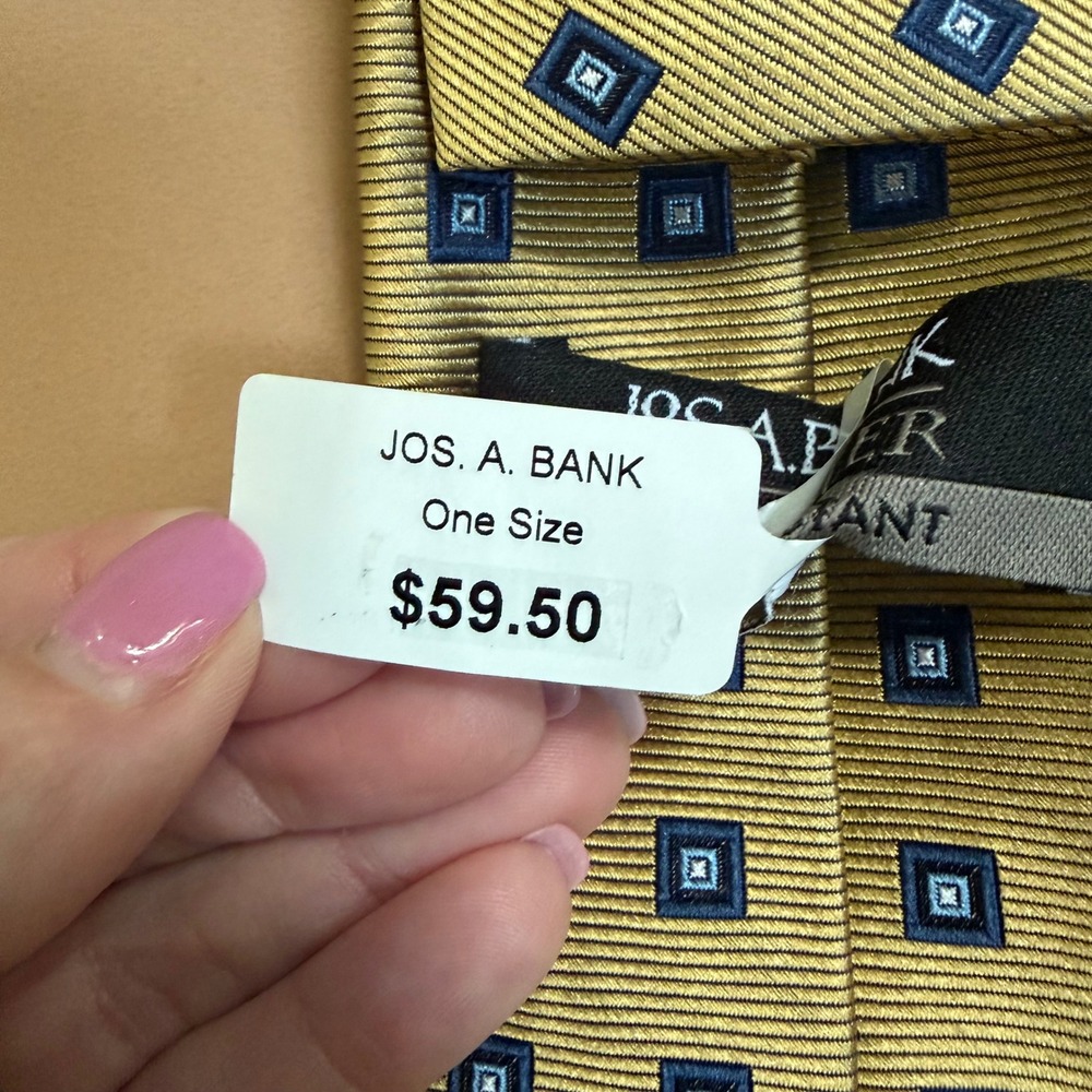 Jos A Bank Traveler Gold Blue Geometric Silk Necktie Stain Resistant 3.5 Inch - Picture 2 of 7